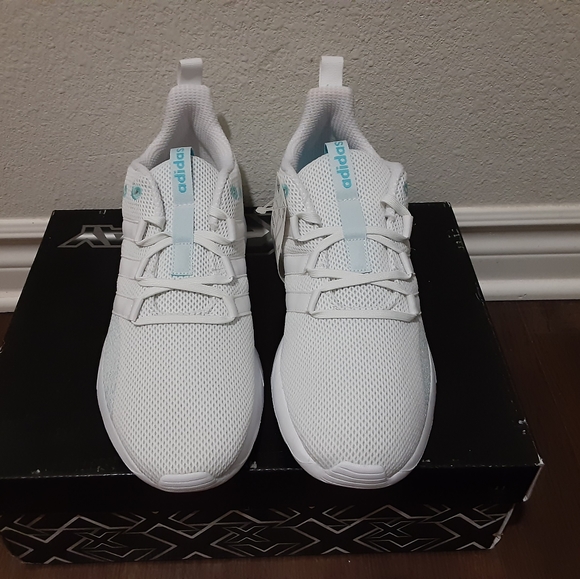 Adidas - Picture 3 of 4